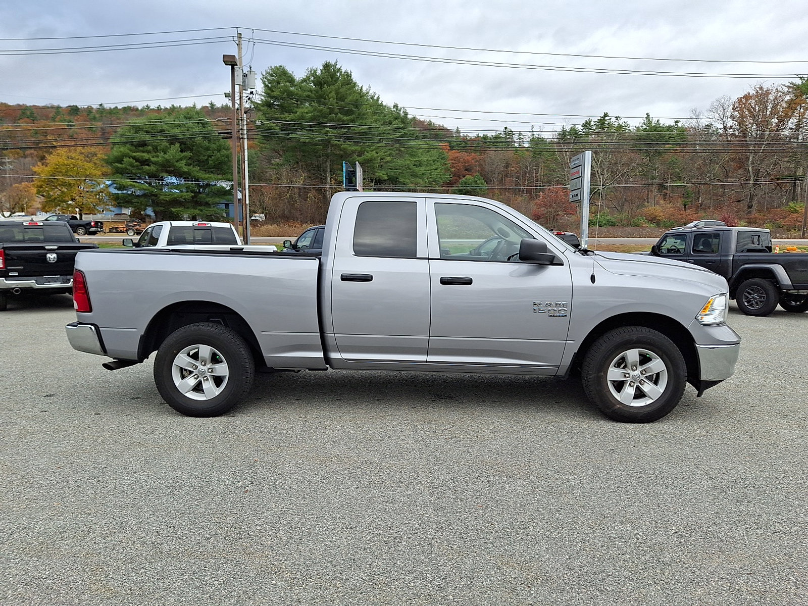 Used 2024 RAM 1500 Classic SLT image 12