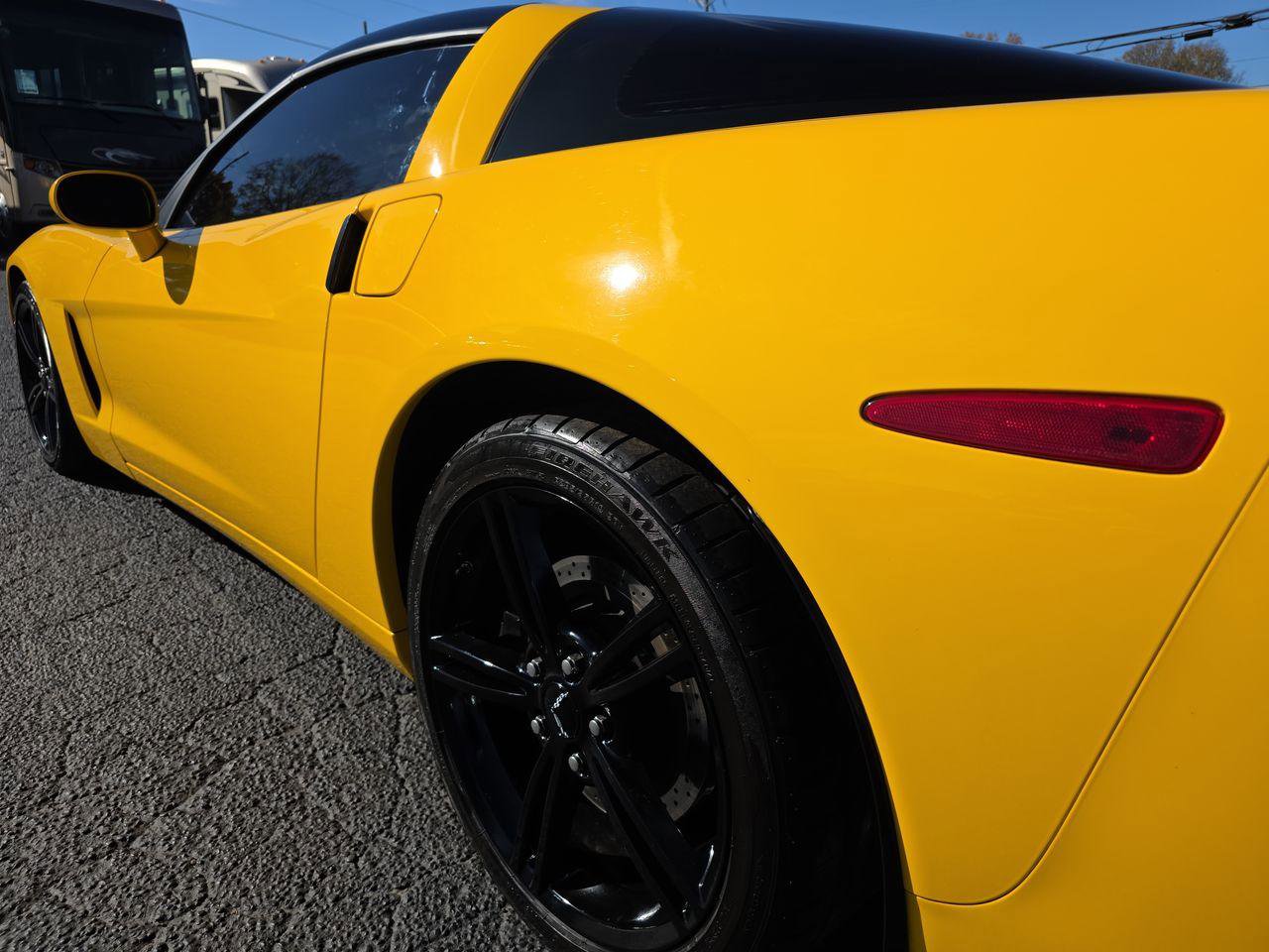 Used 2005 Chevrolet Corvette COUPE w/ Performance Handling Package image 36