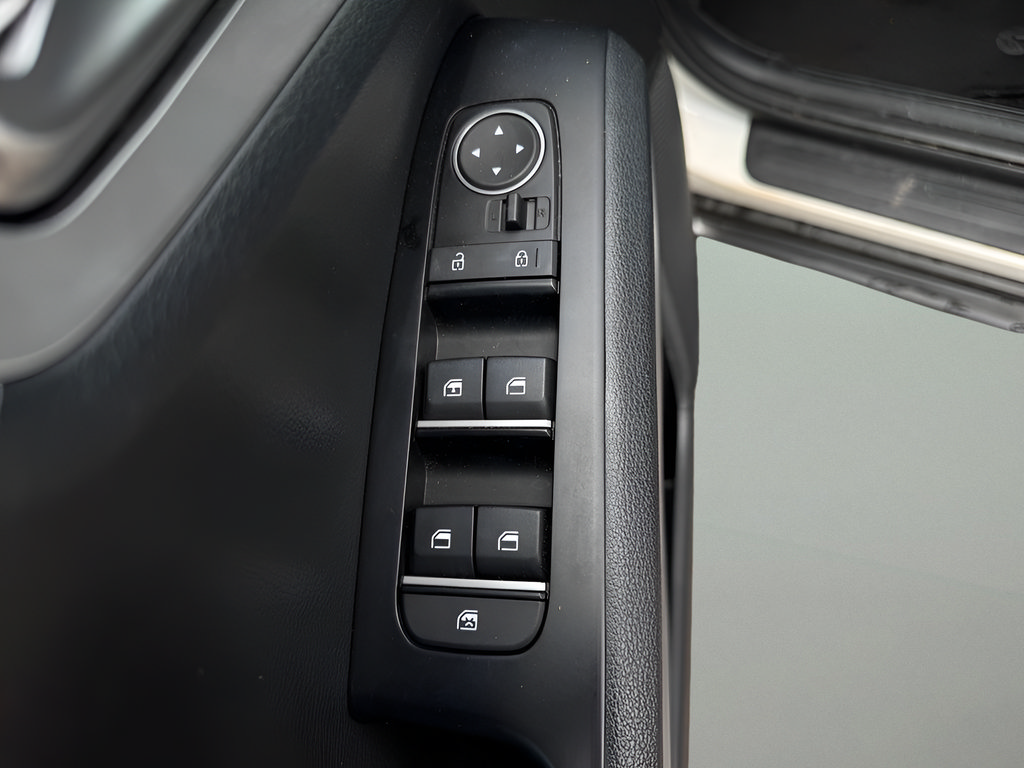 Used 2023 Kia Soul S FWD image 16
