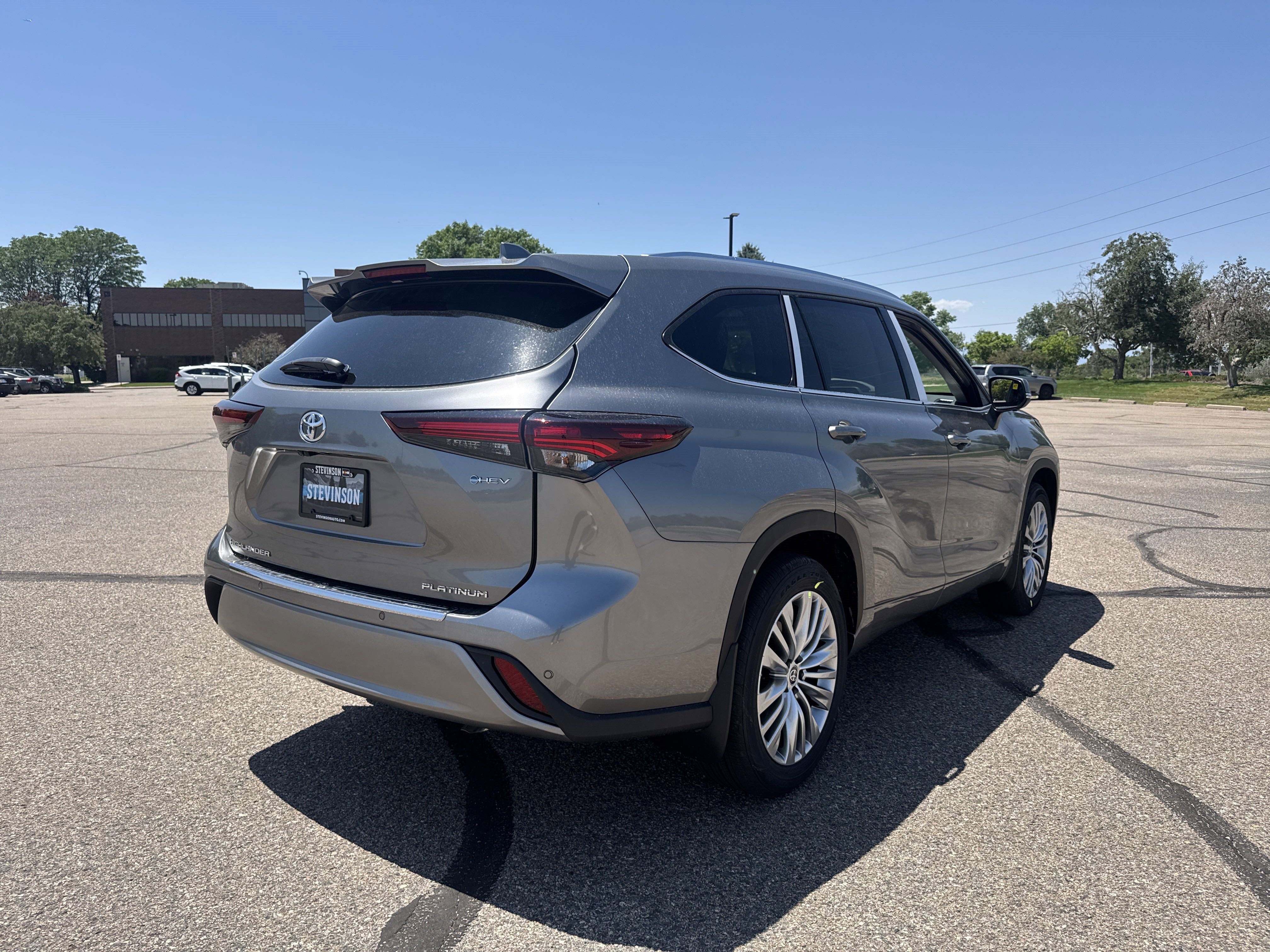 New 2026 Toyota Highlander Platinum AWD/4WD image 5