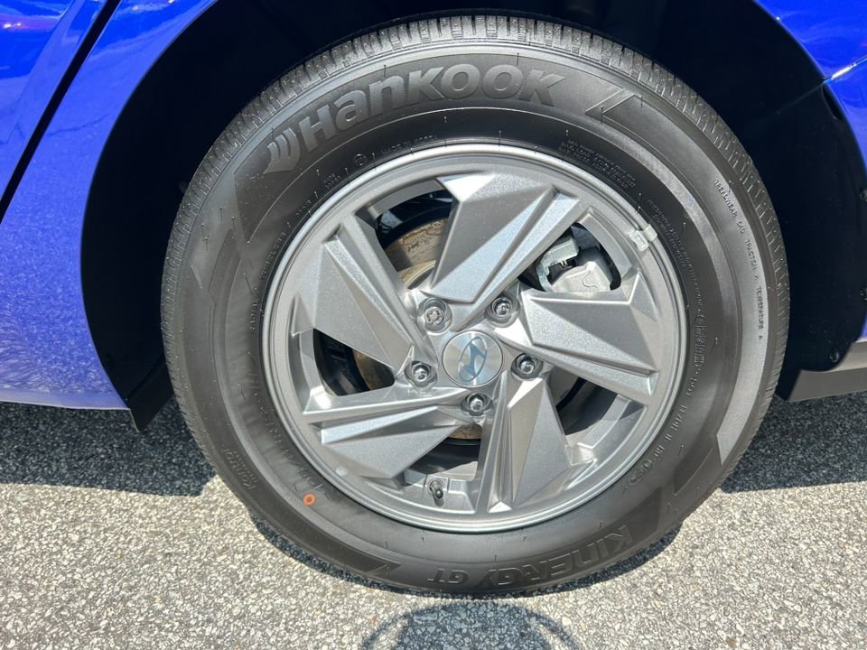 New 2025 Hyundai Elantra SE image 15