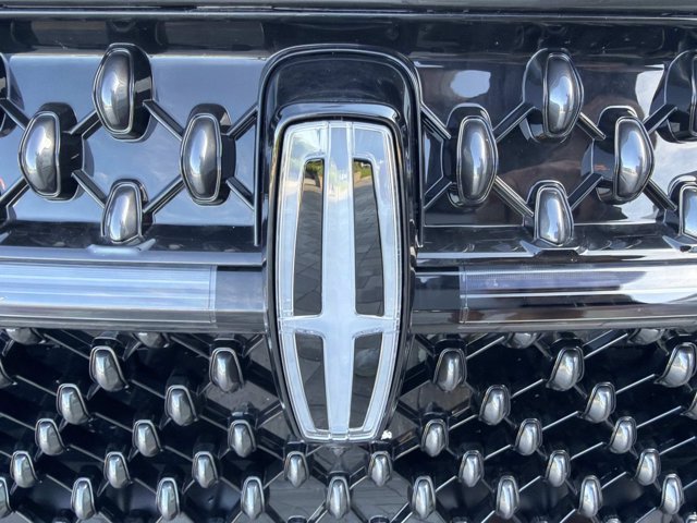 New 2026 Lincoln Nautilus Reserve w/ Jet Appearance Package AWD/4WD image 7