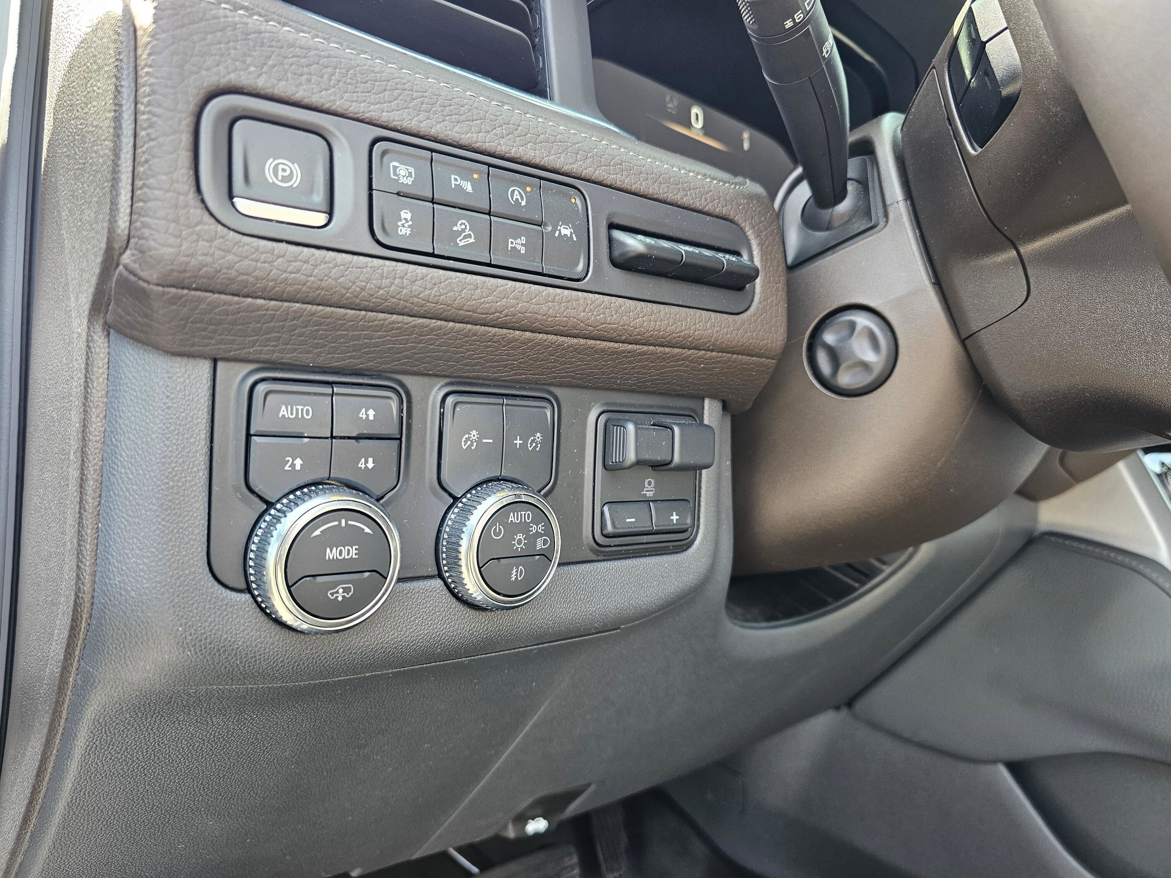 Used 2024 GMC Yukon Denali w/ Denali Reserve Package AWD/4WD image 21