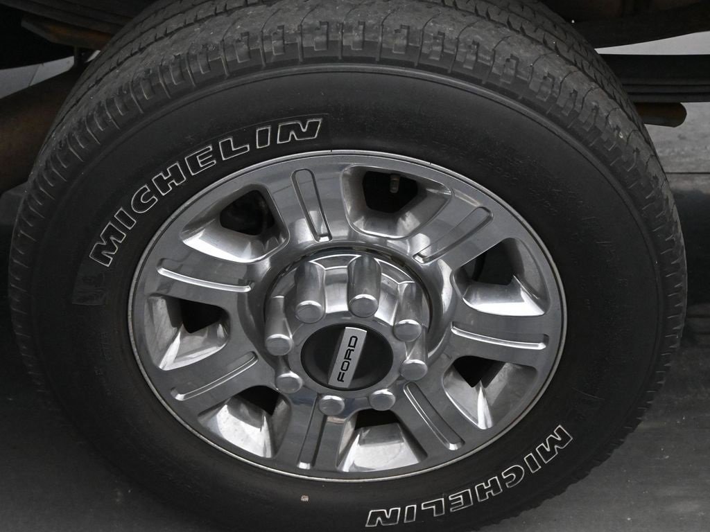 Used 2017 Ford F350 Lariat w/ Lariat Value Package image 12