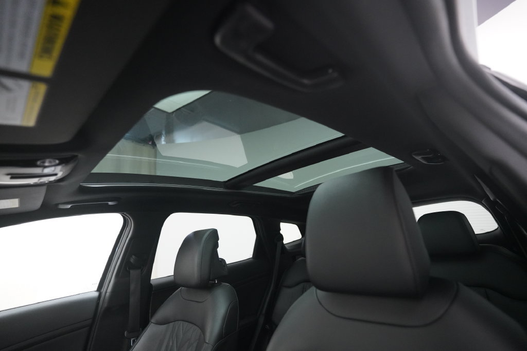 Used 2023 Kia Sportage X-Line w/ X-Line Premium Package AWD/4WD image 32