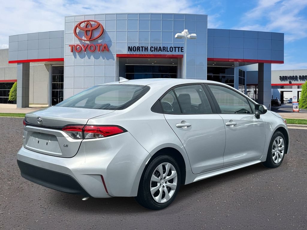 Used 2023 Toyota Corolla LE FWD image 7
