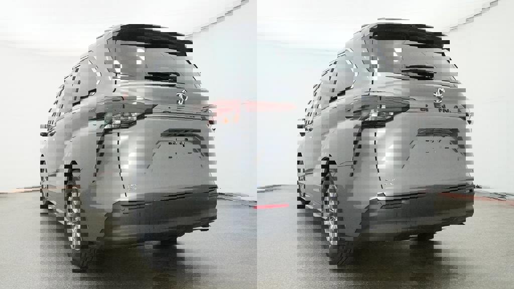 New 2026 Toyota Sienna XLE image 15