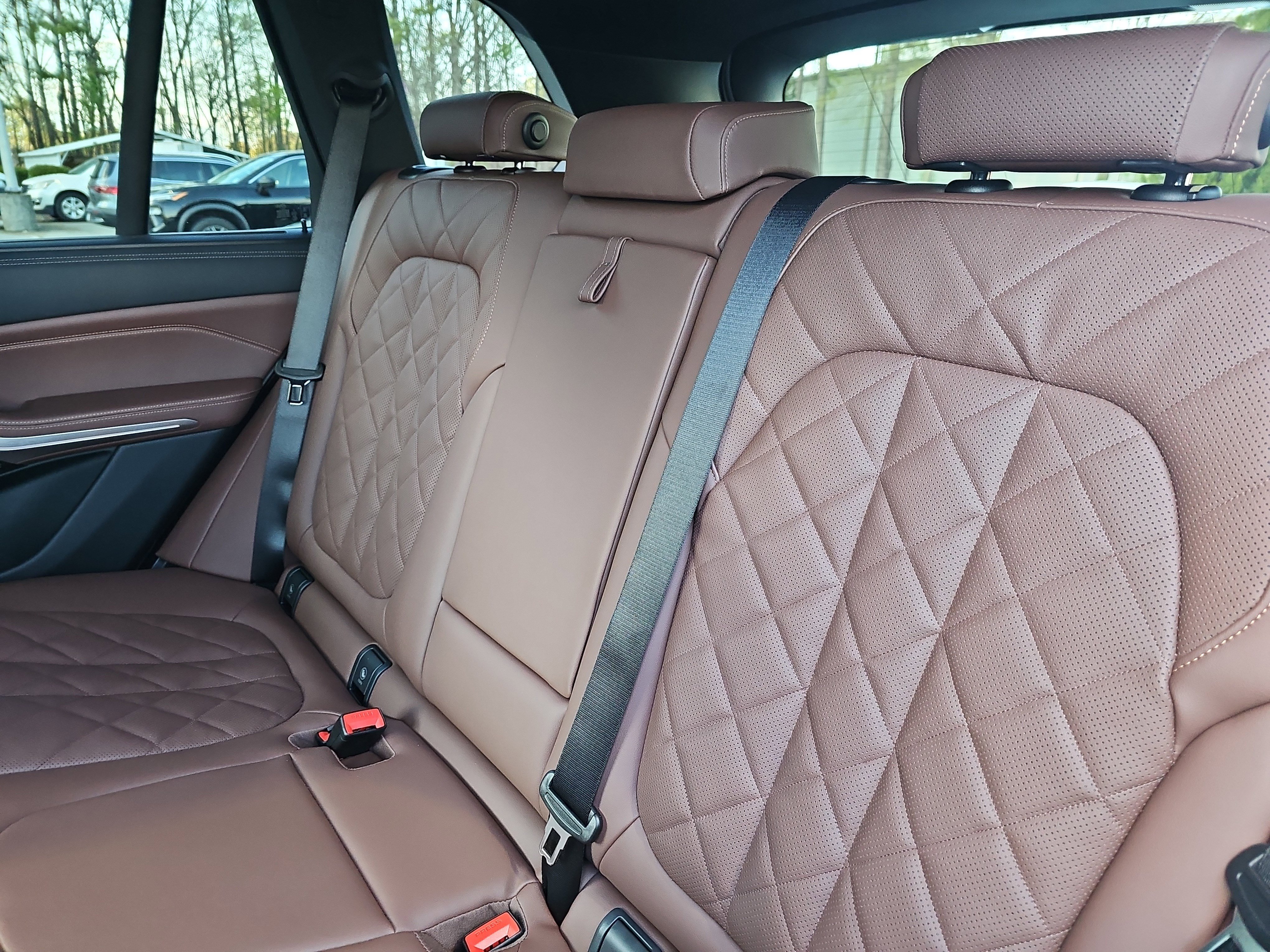 New 2026 BMW X5 xDrive40i w/ Climate Comfort Package AWD/4WD image 16