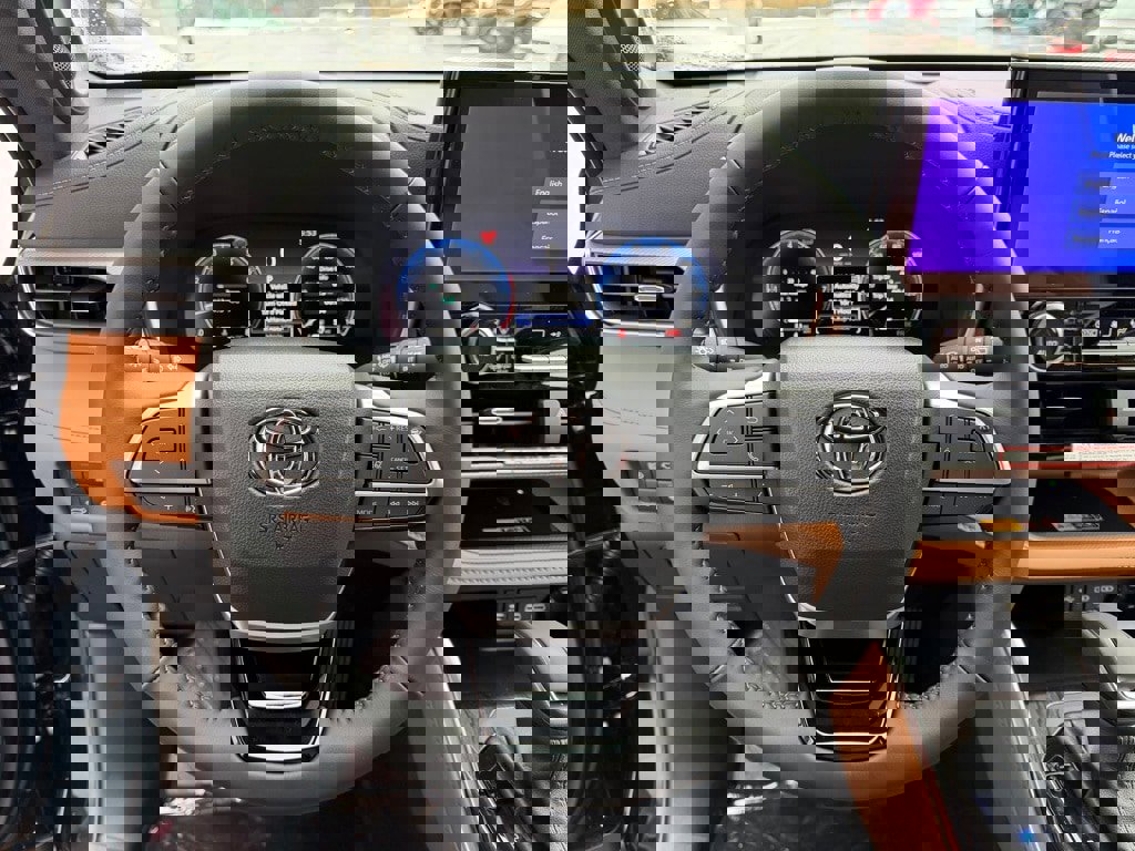 New 2026 Toyota Highlander Platinum image 13