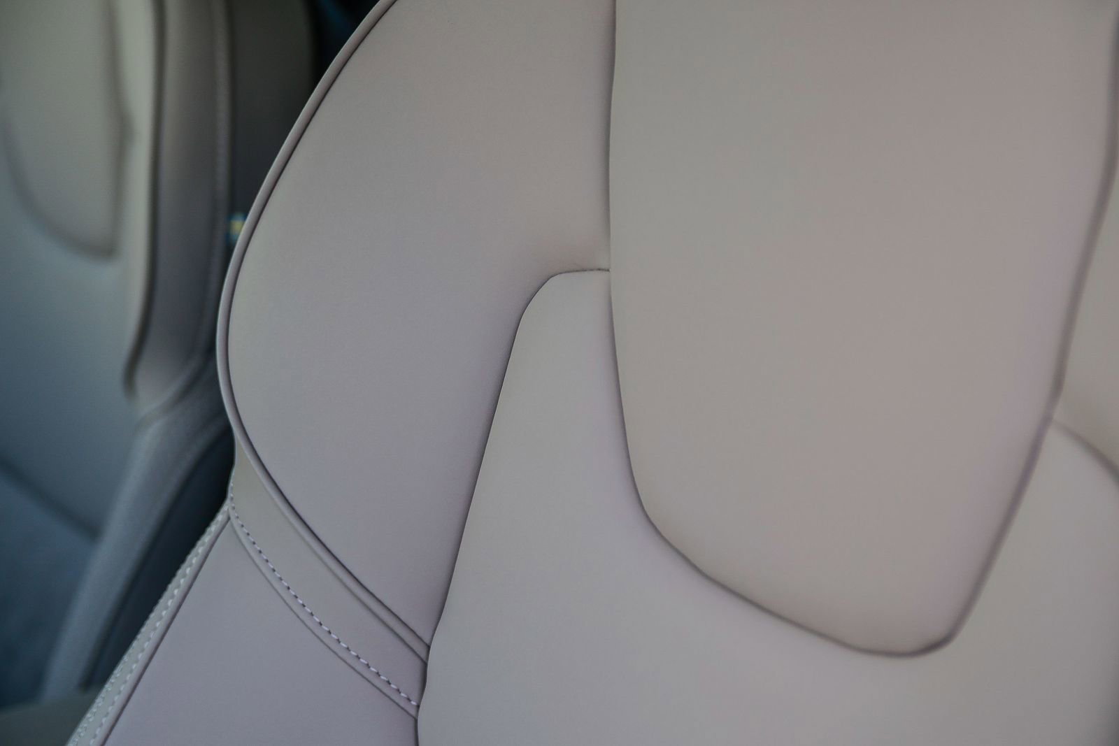 Used 2026 Volvo XC60 B5 Plus w/ Protection Package Premier image 29
