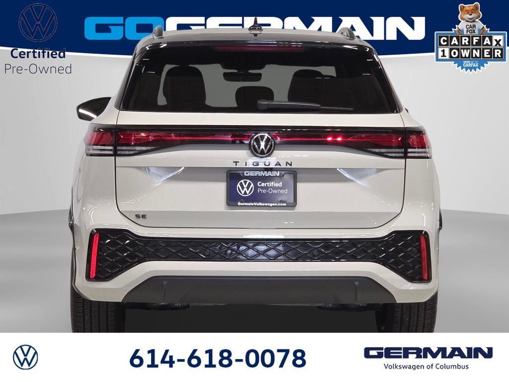 Certified 2025 Volkswagen Tiguan SE R-Line FWD image 9