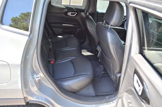 Used 2023 Jeep Compass Latitude w/ Convenience Group AWD/4WD image 32