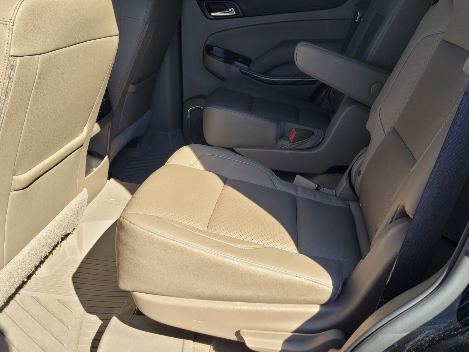 Used 2020 GMC Yukon SLT w/ Premium Edition image 12