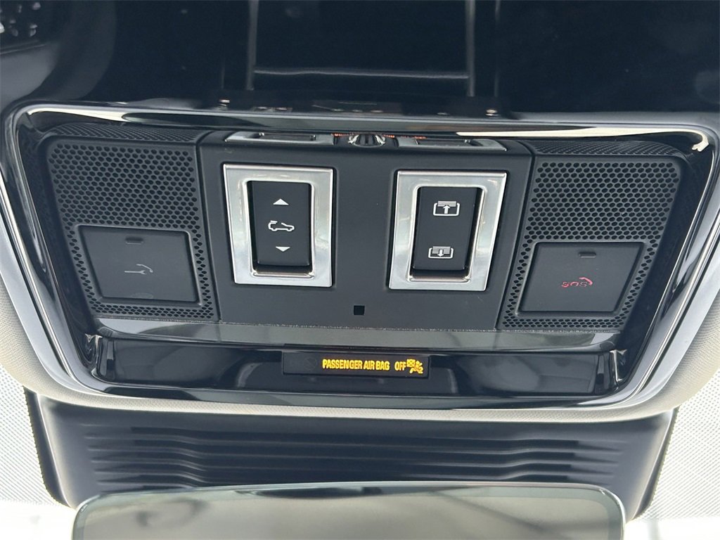 Used 2025 Land Rover Range Rover Velar Dynamic SE image 20