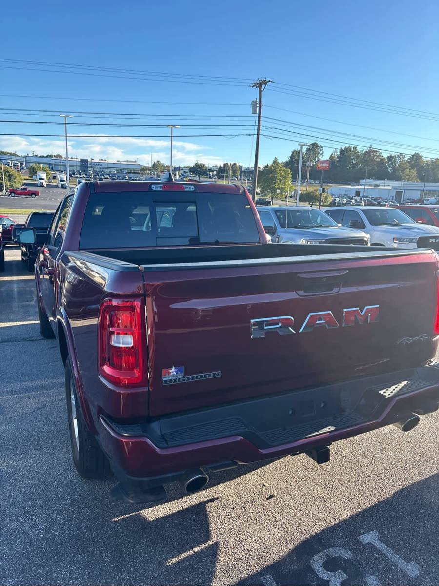 Used 2025 RAM 1500 Big Horn AWD/4WD image 32
