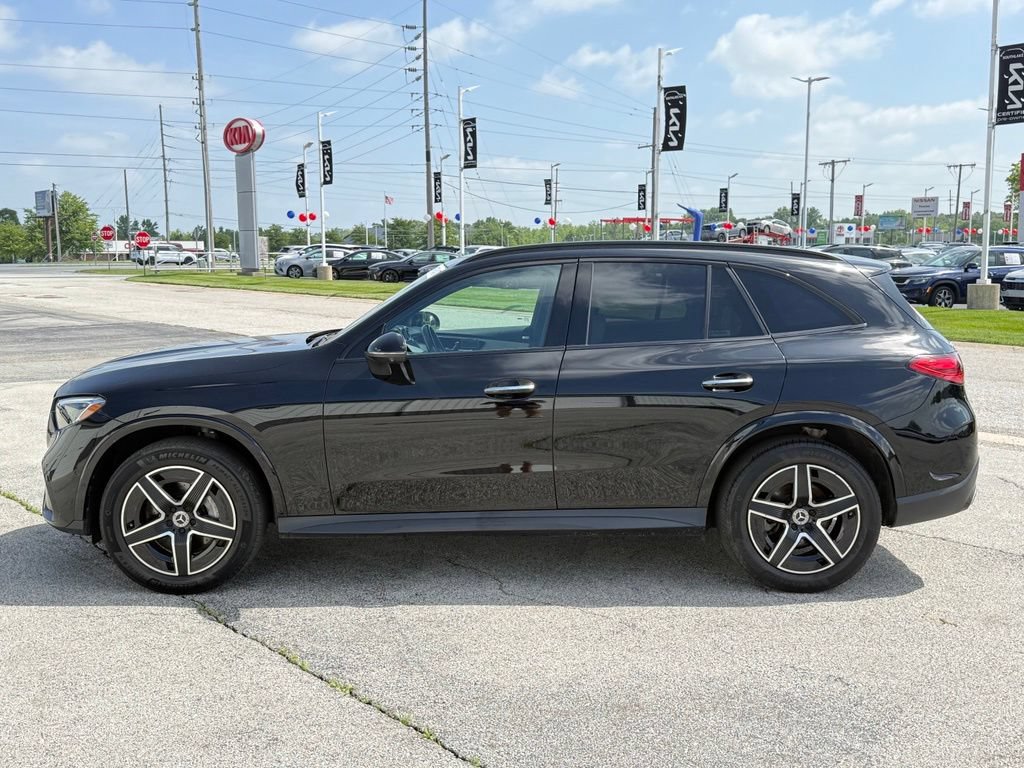 Used 2024 Mercedes-Benz GLC 300 4MATIC image 4