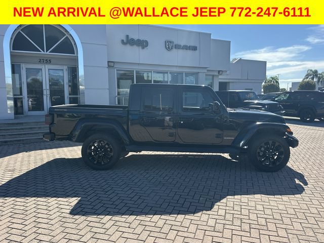 Used 2021 Jeep Gladiator Overland AWD/4WD image 6