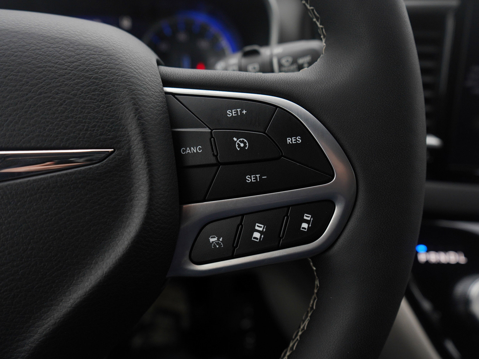 Used 2024 Chrysler Pacifica Touring-L image 20