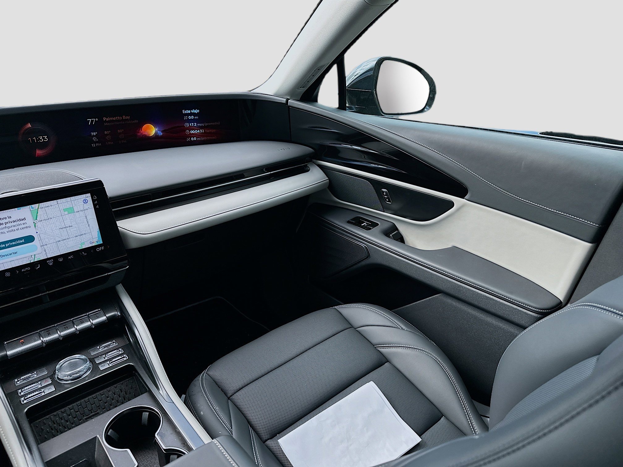 Used 2025 Lincoln Nautilus Premier image 20