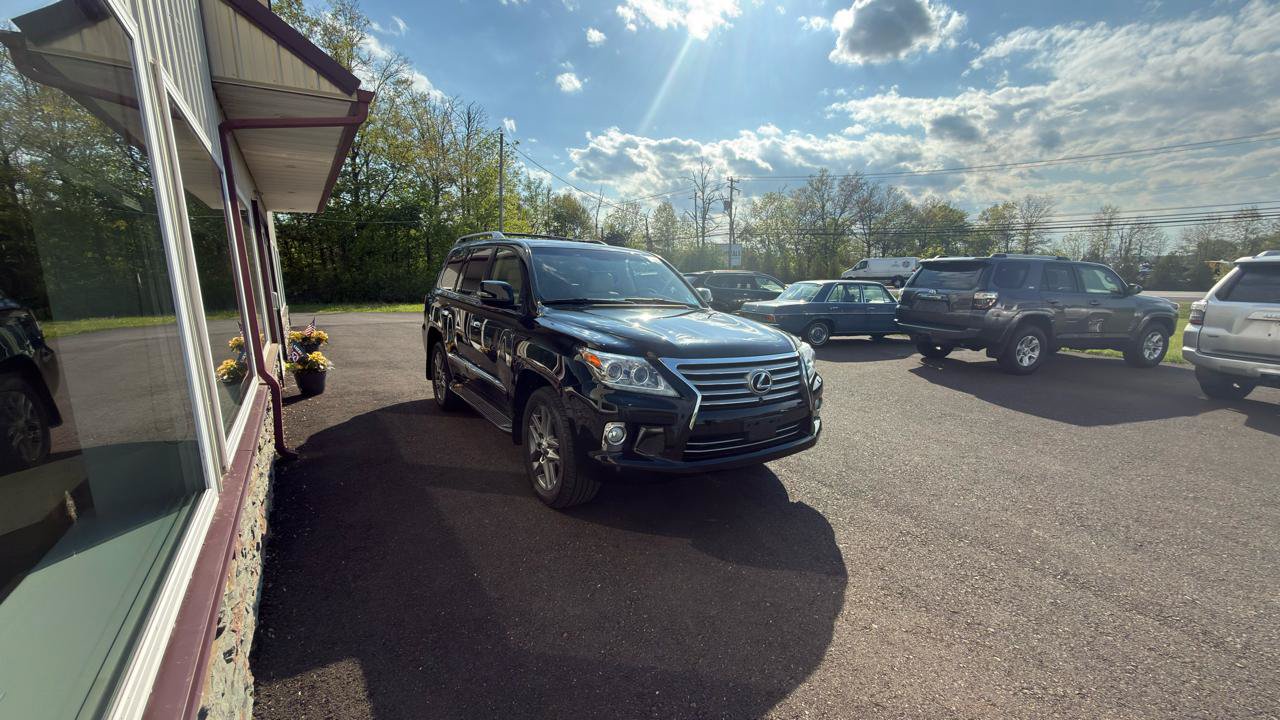 Used 2013 Lexus LX 570 4WD image 43