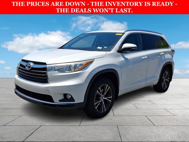 Used 2016 Toyota Highlander XLE AWD/4WD image 4