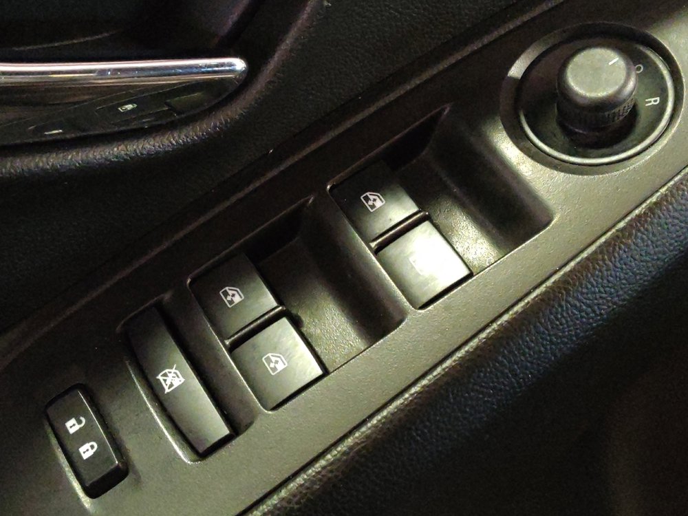 Used 2015 Chevrolet Trax LTZ image 27