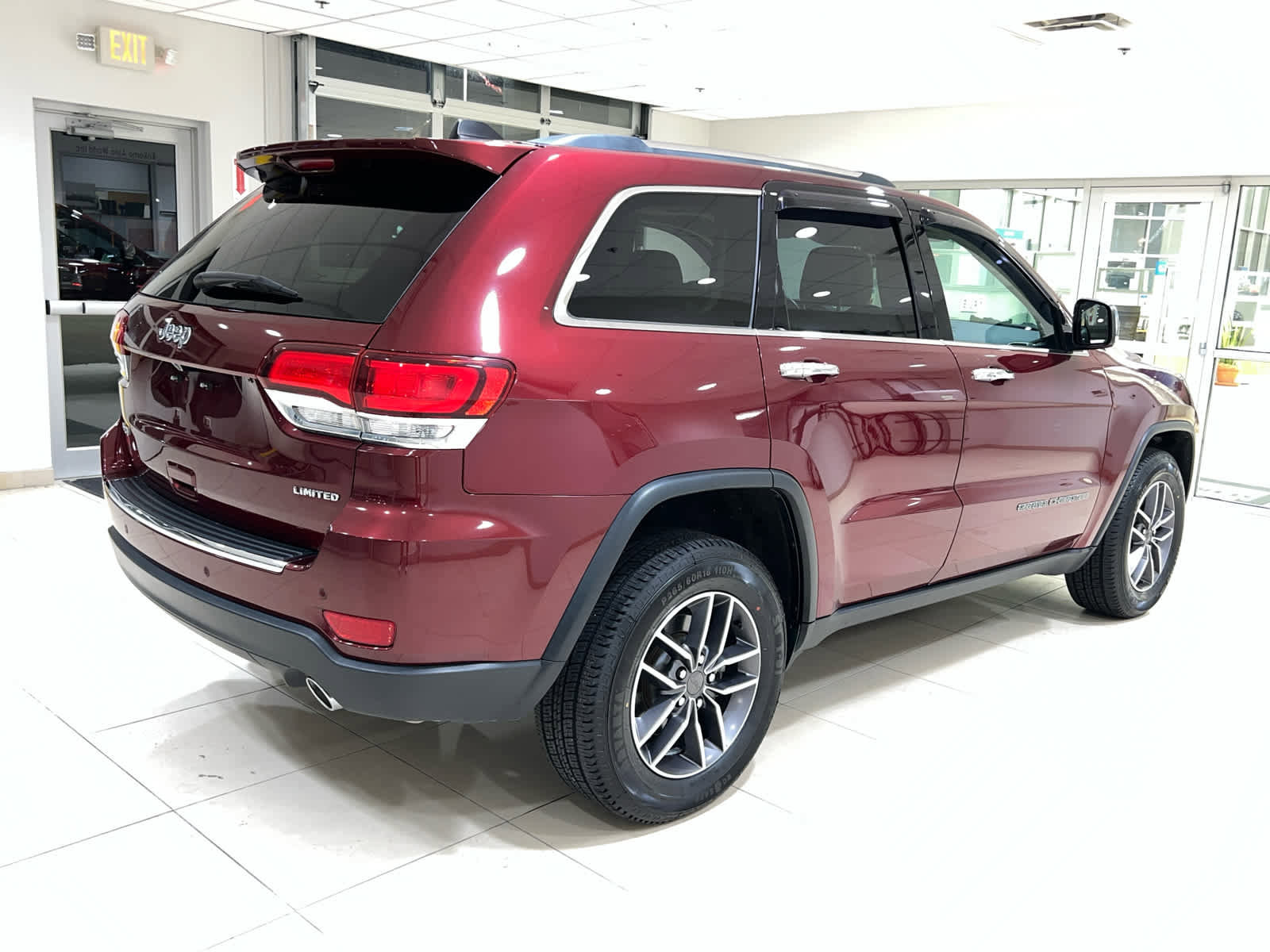 Used 2021 Jeep Grand Cherokee Limited AWD/4WD image 9
