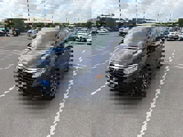 Used 2021 Honda Odyssey Touring image 1