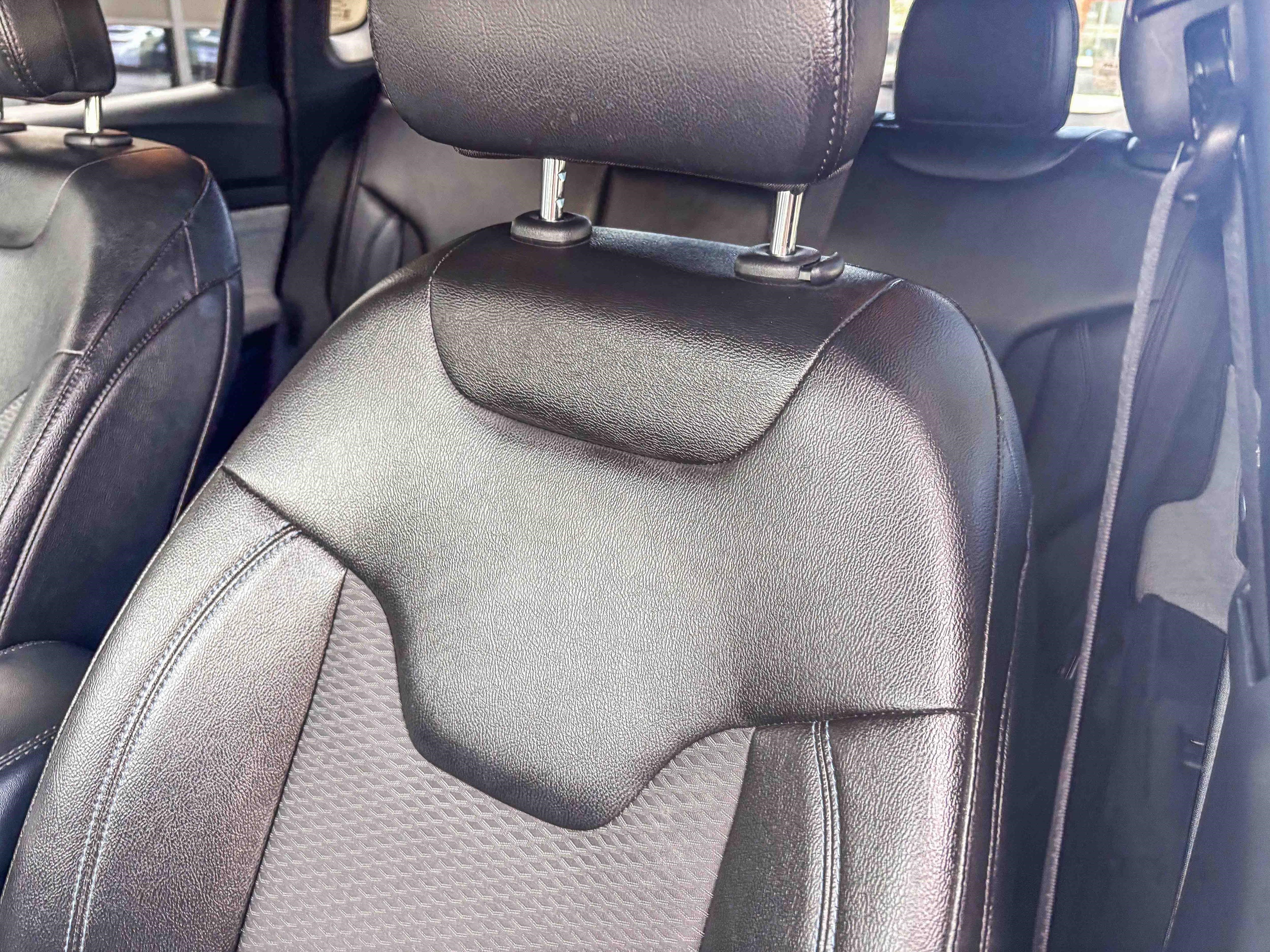 Used 2024 Jeep Compass Latitude image 24