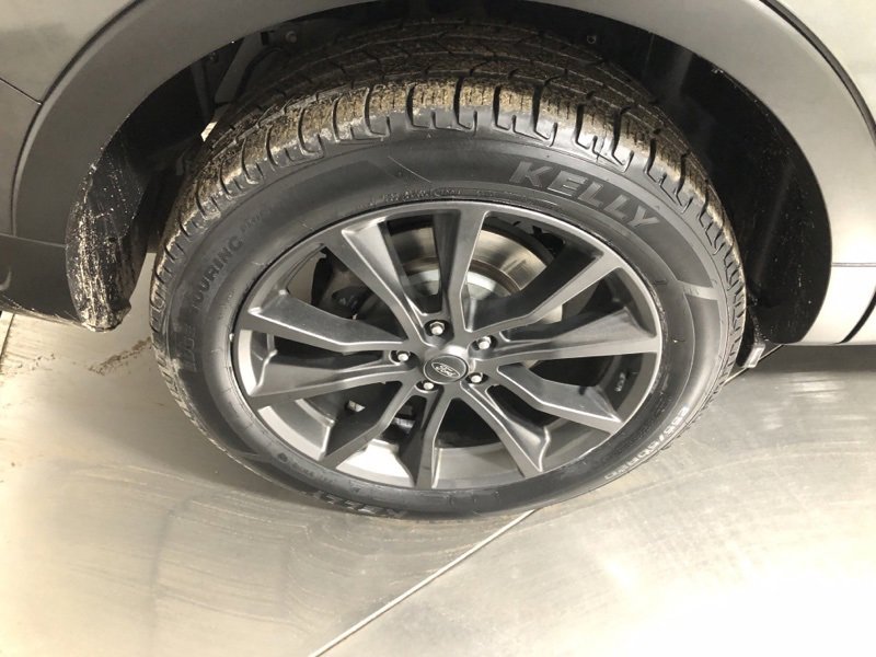 Used 2018 Ford Explorer XLT w/ Equipment Group 202A image 10