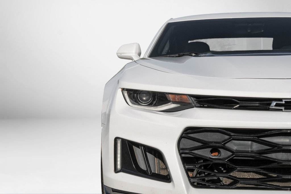 Used 2018 Chevrolet Camaro ZL1 image 45