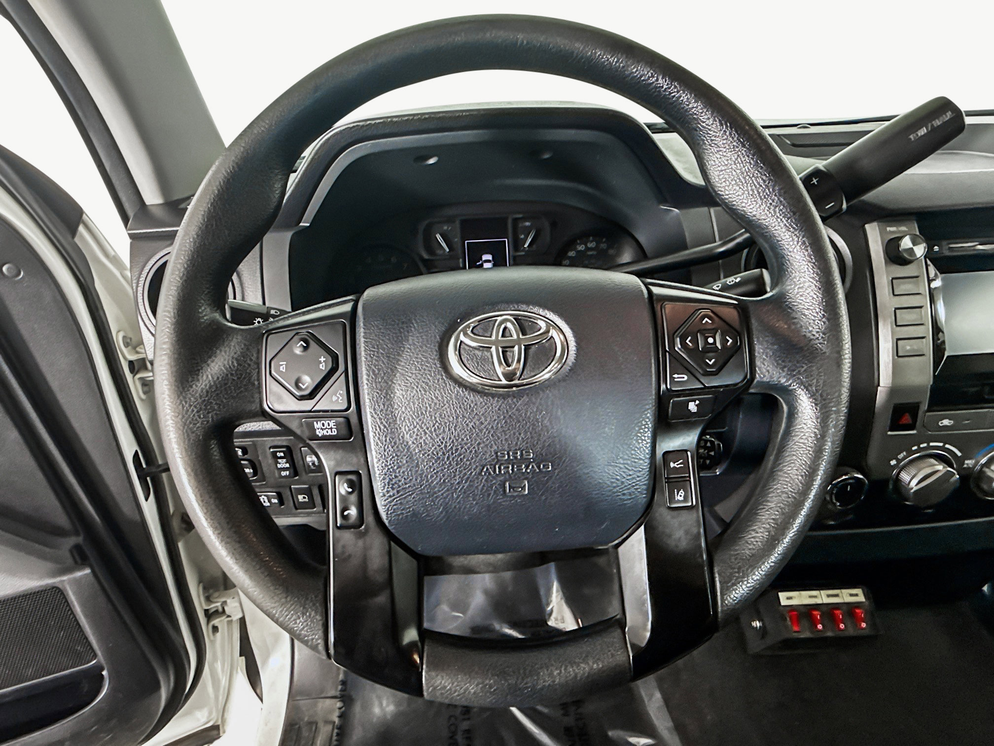 Used 2018 Toyota Tundra Limited image 13