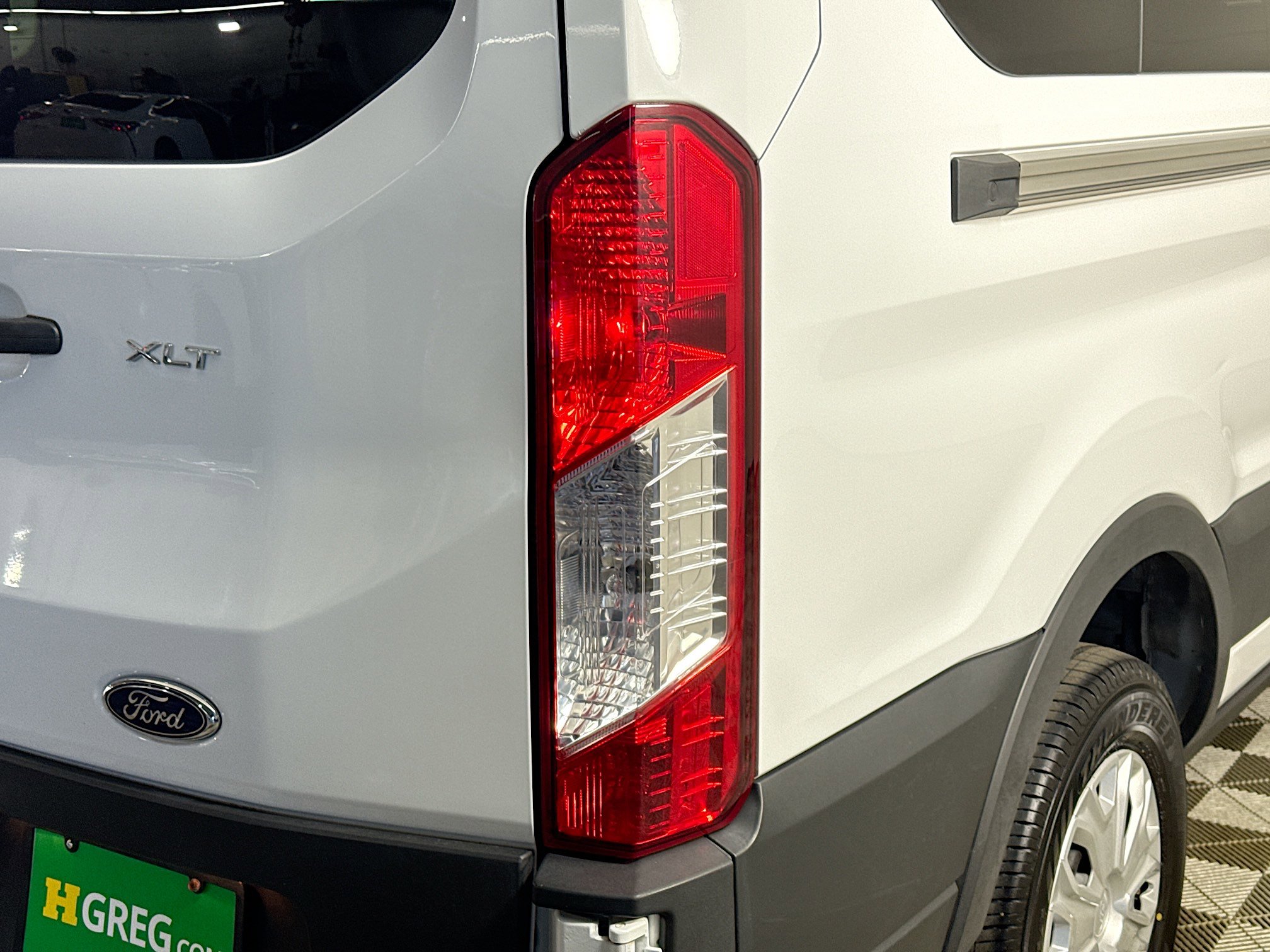 Used 2023 Ford Transit 350 XLT image 30