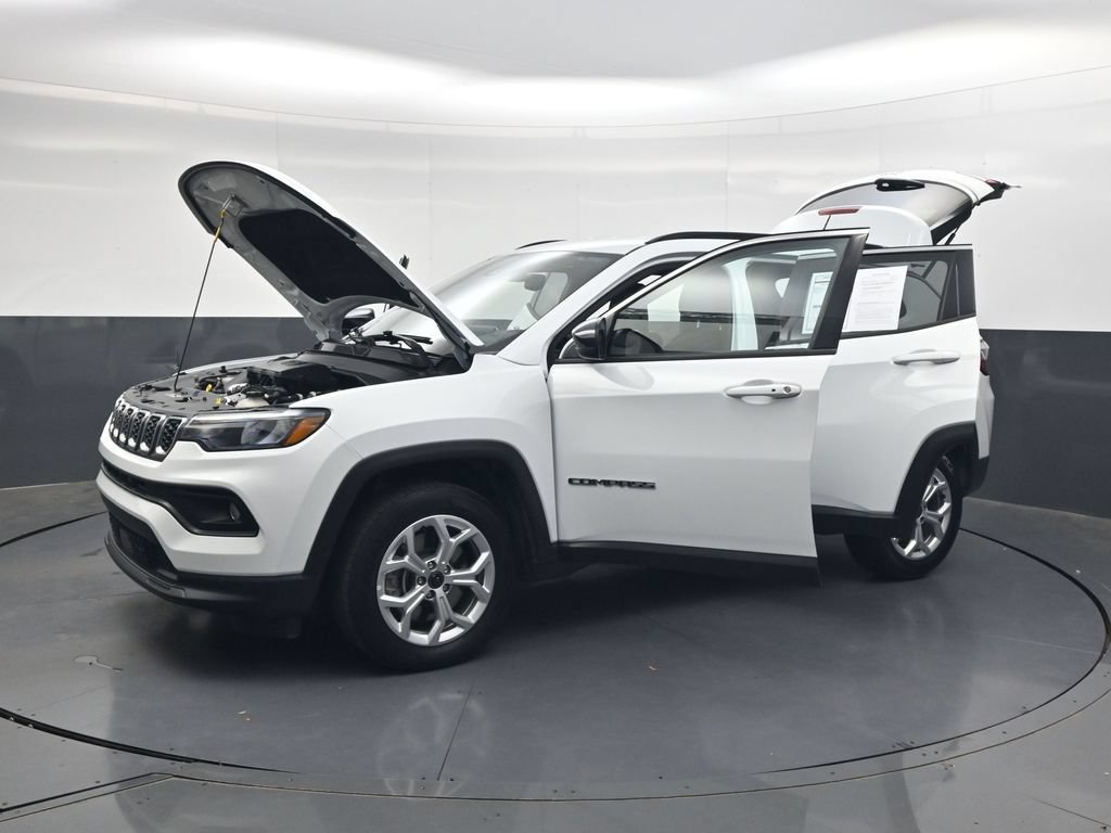 Used 2025 Jeep Compass Latitude AWD/4WD image 42