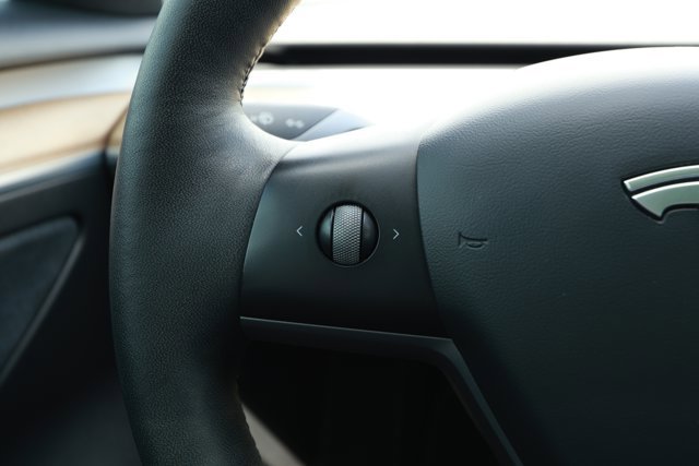 Used 2022 Tesla Model 3 Long Range image 12