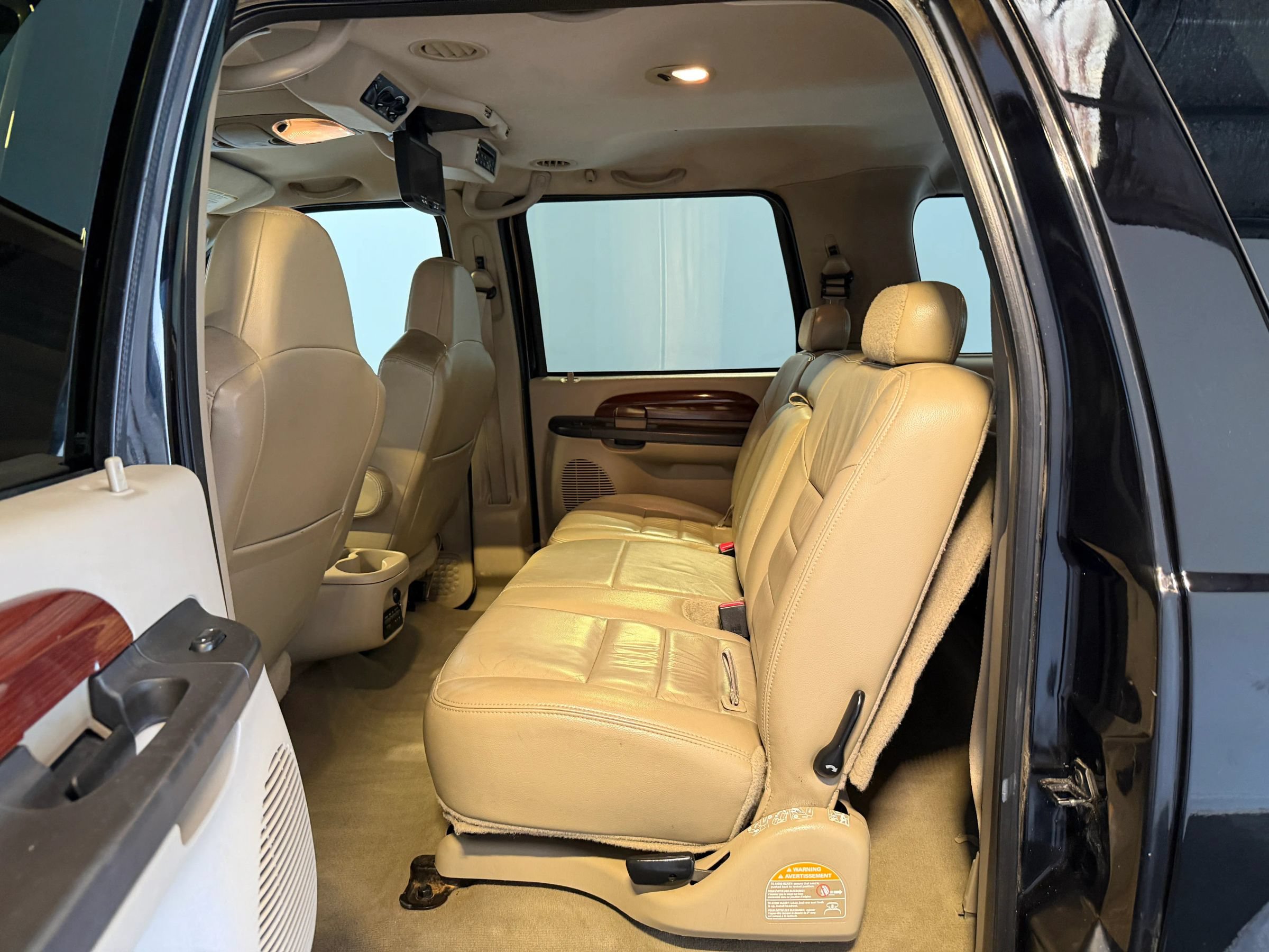 Used 2005 Ford Excursion Limited AWD/4WD image 30