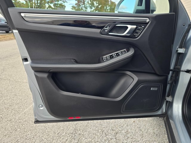 Used 2021 Porsche Macan image 17