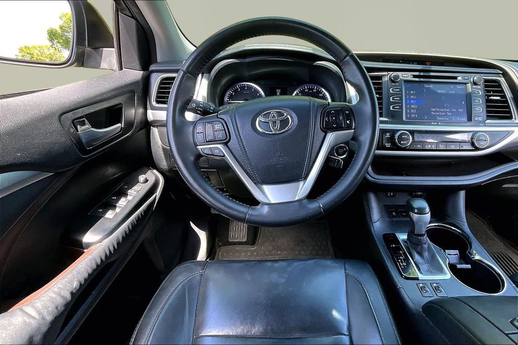 Used 2014 Toyota Highlander XLE image 8