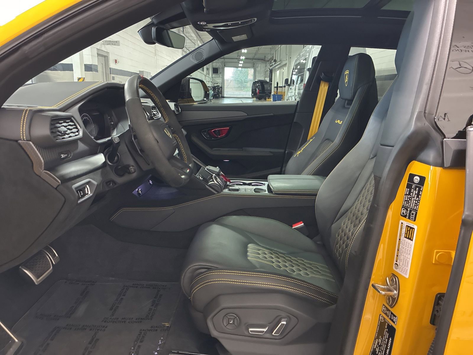 Used 2024 Lamborghini Urus Performante image 17
