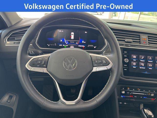 Used 2024 Volkswagen Tiguan SE w/ Panoramic Sunroof Package AWD/4WD image 18