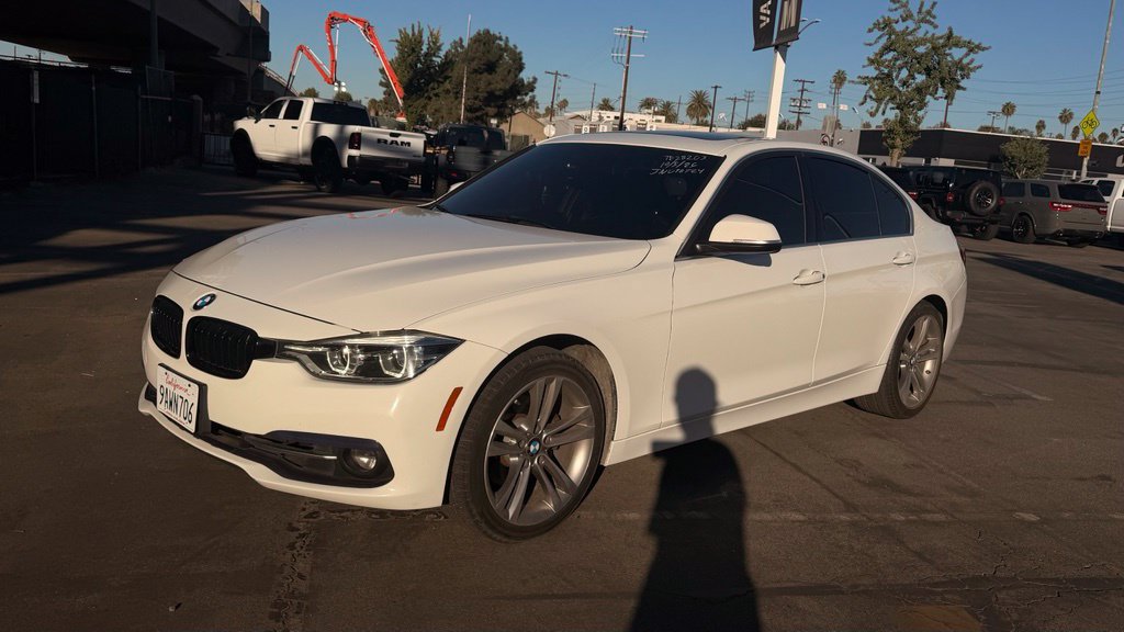 Used 2018 BMW 330i Sedan RWD image 2
