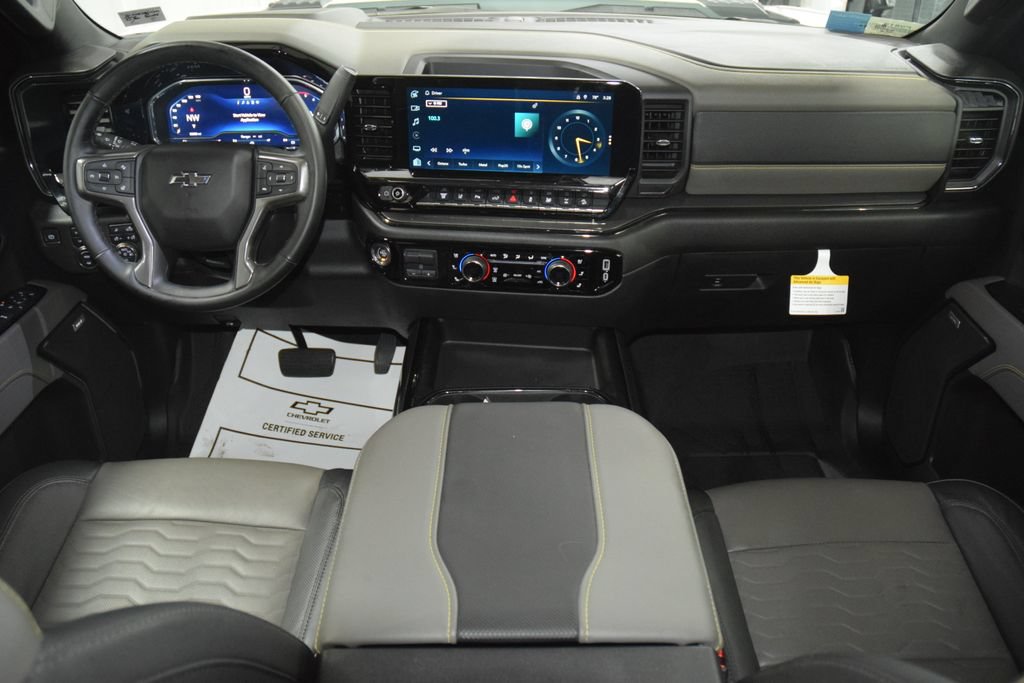 Used 2024 Chevrolet Silverado 2500 ZR2 w/ Technology Package AWD/4WD image 29