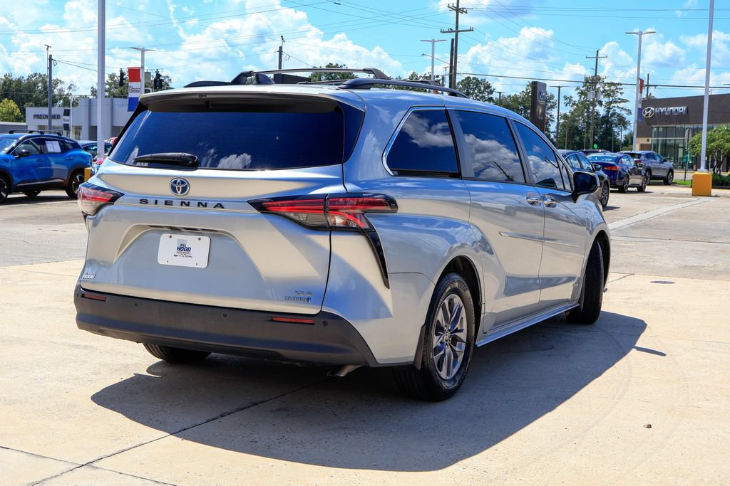 Used 2021 Toyota Sienna XLE FWD image 23