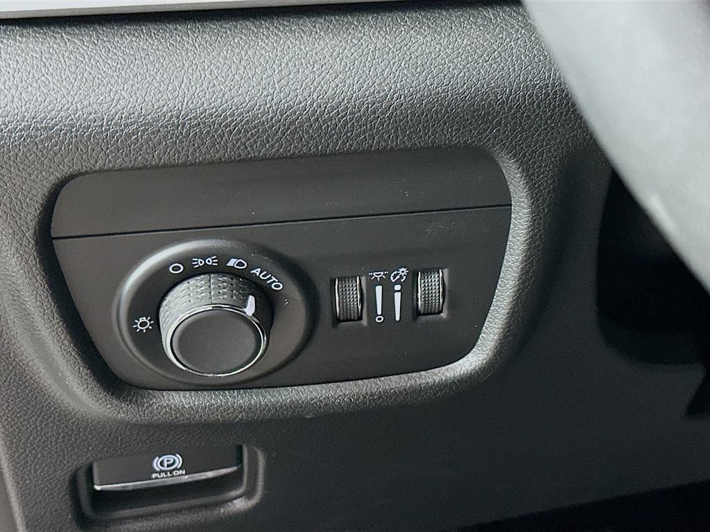 Certified 2023 Jeep Grand Cherokee Altitude AWD/4WD image 18
