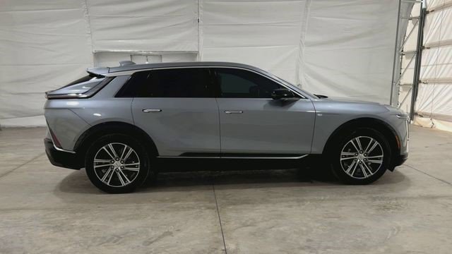 Used 2024 Cadillac Lyriq Luxury AWD/4WD image 10