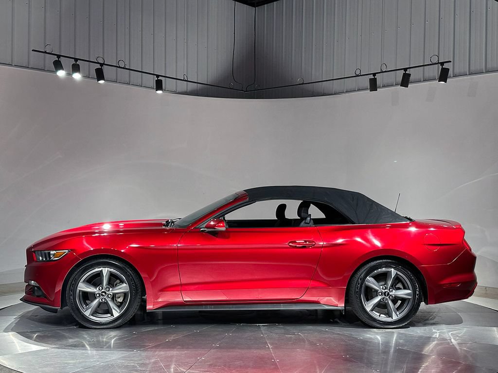 Used 2015 Ford Mustang Convertible w/ Equipment Group 051A RWD image 85