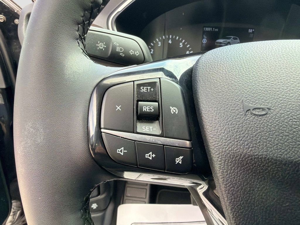 Used 2022 Ford Escape SE w/ Cold Weather Package FWD image 28