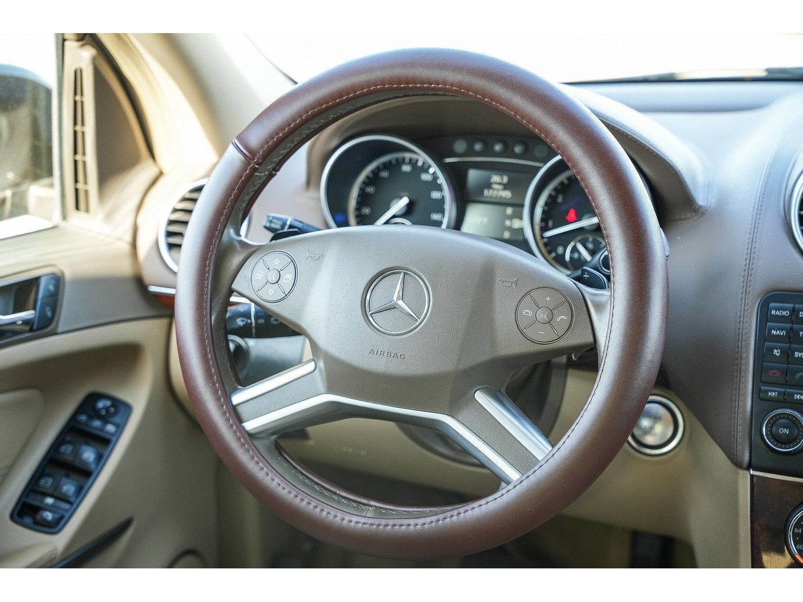 Used 2012 Mercedes-Benz GL 550 4MATIC image 15