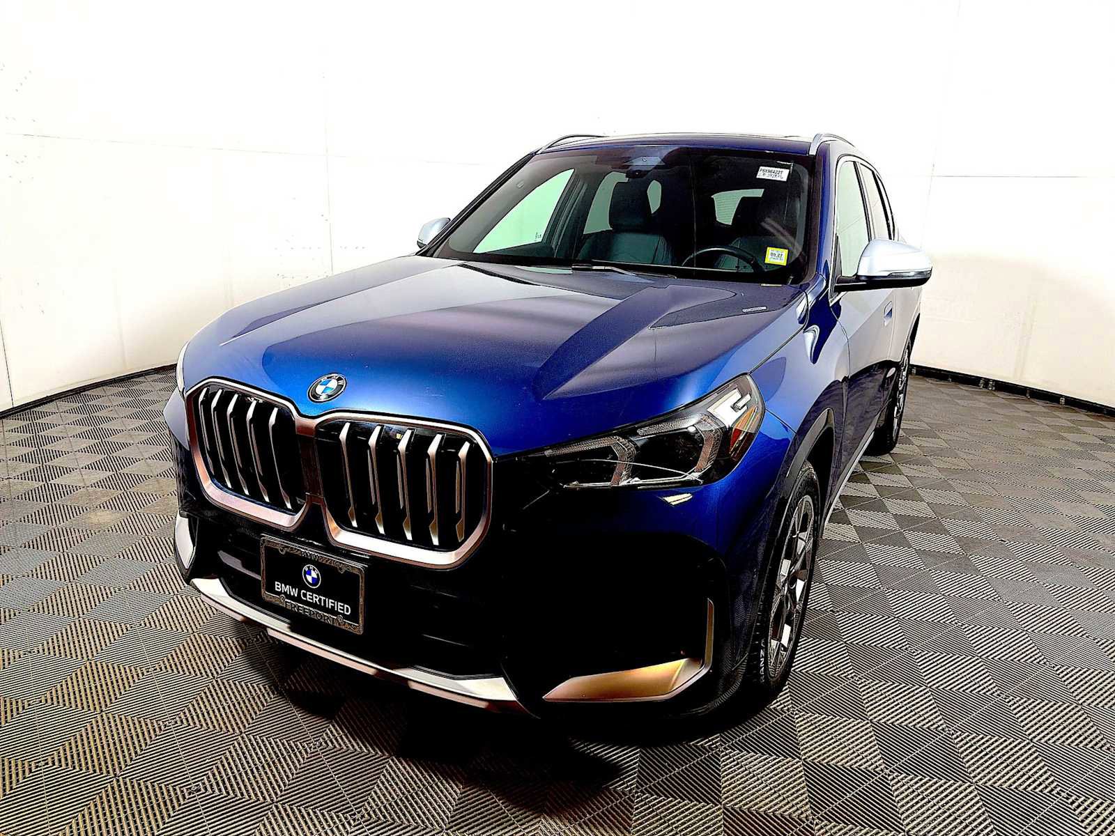 Certified 2023 BMW X1 xDrive28i w/ Convenience Package AWD/4WD image 3