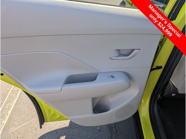 Used 2025 Hyundai Kona SEL image 12